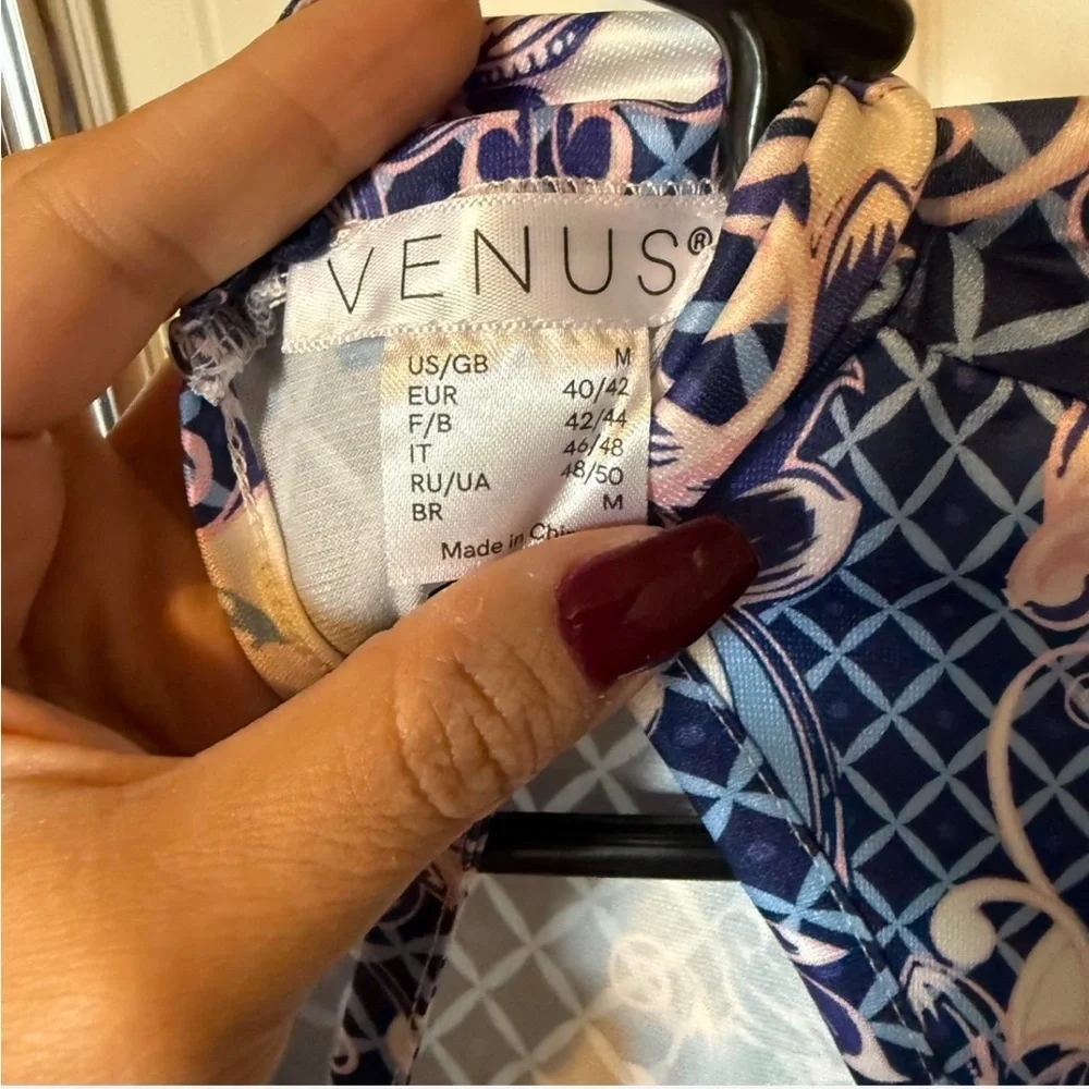 NWOT -VENUS Cutout High Neck Top Blue Floral Long Sleeve Blouse M - Picture 4 of 5